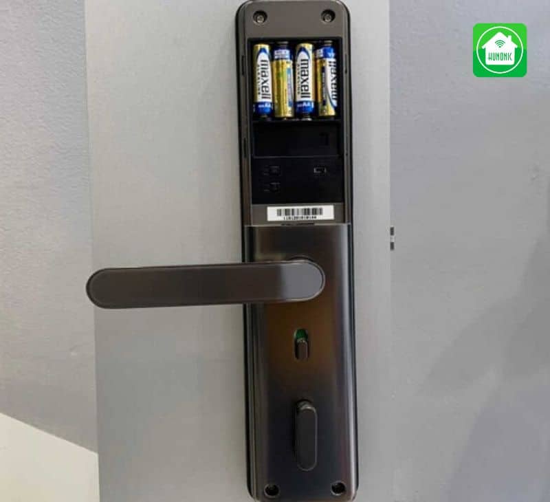 Top 15 Khóa cửa điện tử giá hợp lý, chất lượng và uy tín 2026 16 Yale YDM - 3115 là dòng khóa điện tử cao cấp của thương hiệu Yale