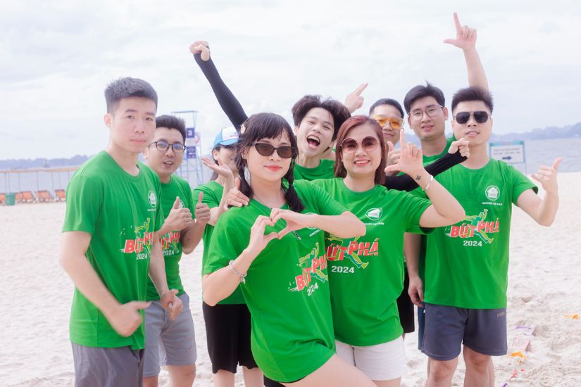 Các thành viên cùng nhau vui chơi, cùng nhau khám phá trong không khí sôi động