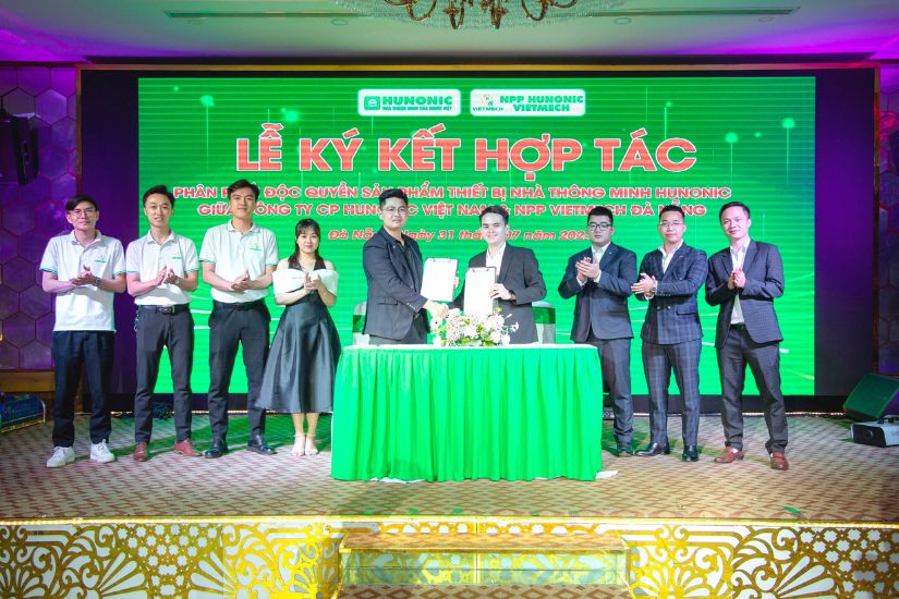 Hunonic tiếp tục kí kết phân phối độc quyền với npp VietMech tại Đà Nẵng 1 kí kết tại đà nẵng