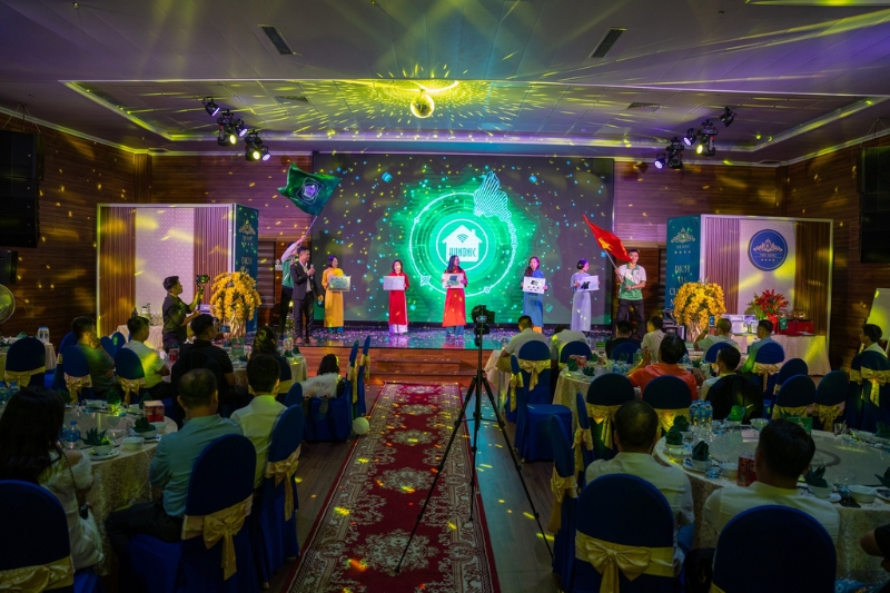 hunonic hoi thi van nghe9
