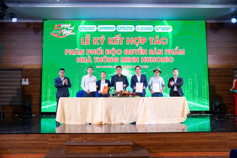 Hunonic sinh nhật 5 năm