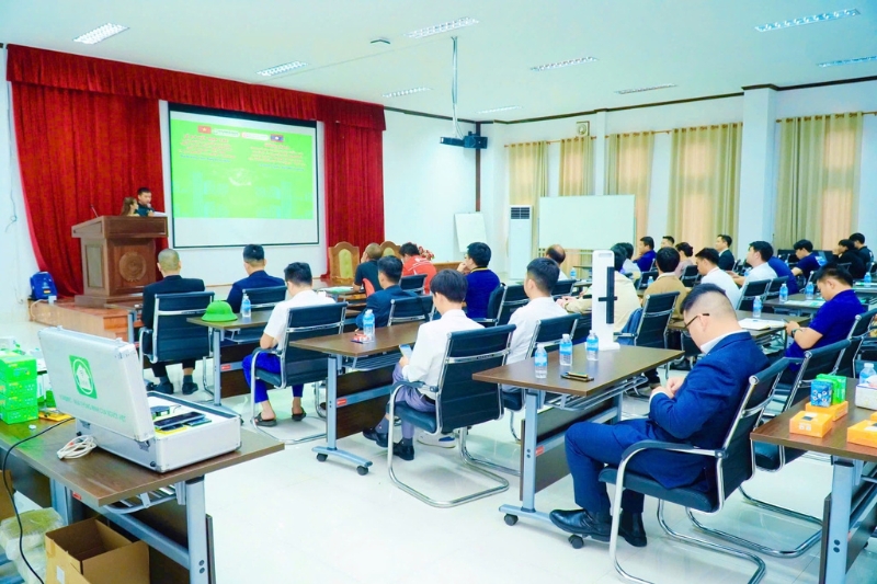 hunonic ký kết tại Lào