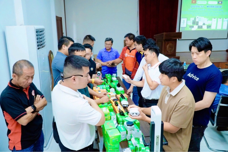 hunonic kí kết tại Lào