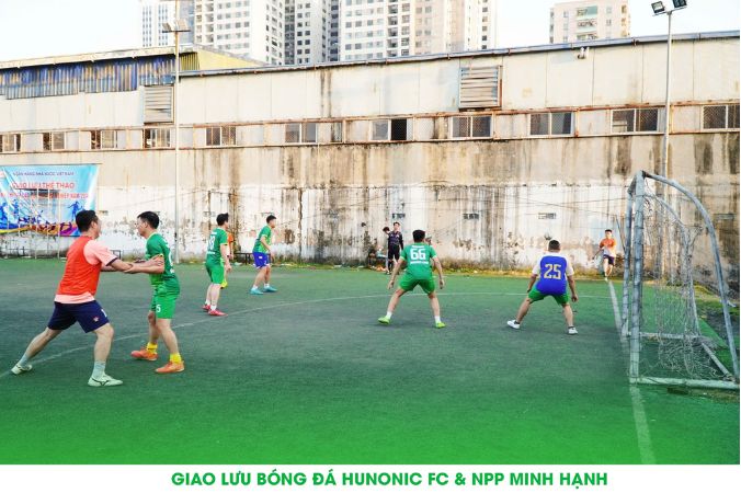 đá bóng minh hạnh