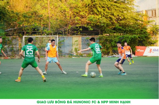 đá bóng minh hạnh