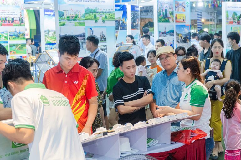 hunonic tại hội chợ ocop