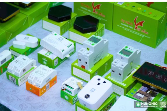 Hunonic Việt Nam – Nhà Tài Trợ Kim Cương tại Tọa đàm & Trải nghiệm Smarthome Việt 2025 3 Hunonic tài trợ tại tọa đàm
