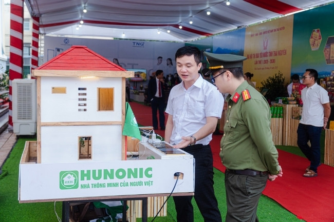 hunonic tại đại hội thi đua yêu nước