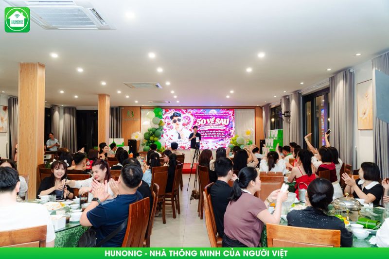 Hunonic tổ chức chương trình chào mừng Ngày Phụ nữ Việt Nam 20/10